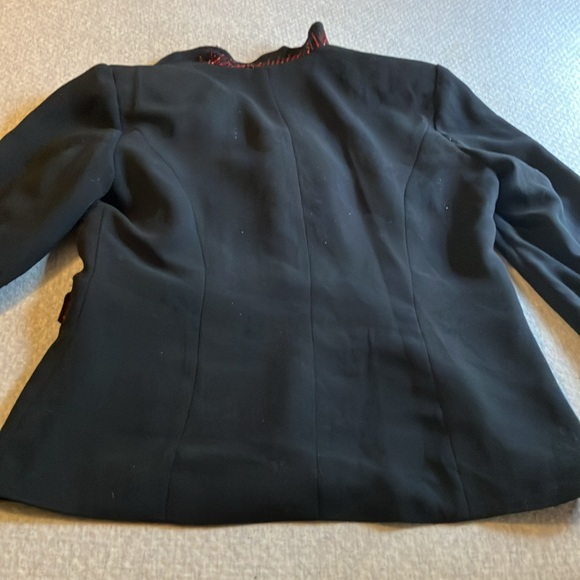 Stunningly beautiful Red trim & red dazzling beaded blazer/jacket✨ - Picture 8 of 15